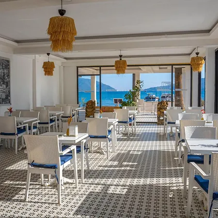 酒店 Honeymoon 马尔马里斯